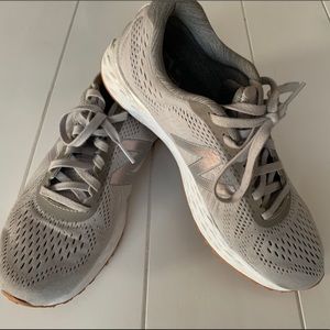 New Balance Fresh Foam Arishi Running Sneakers